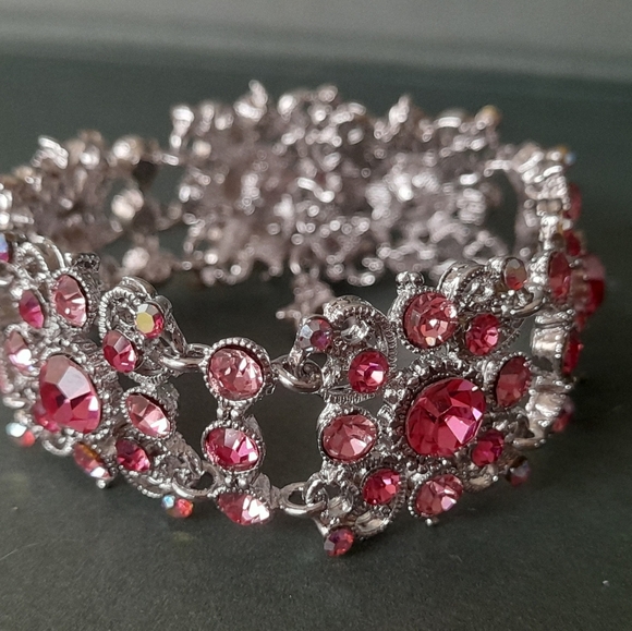 Vintage Style Pink Crystal Bracelet Extandable - Picture 2 of 6